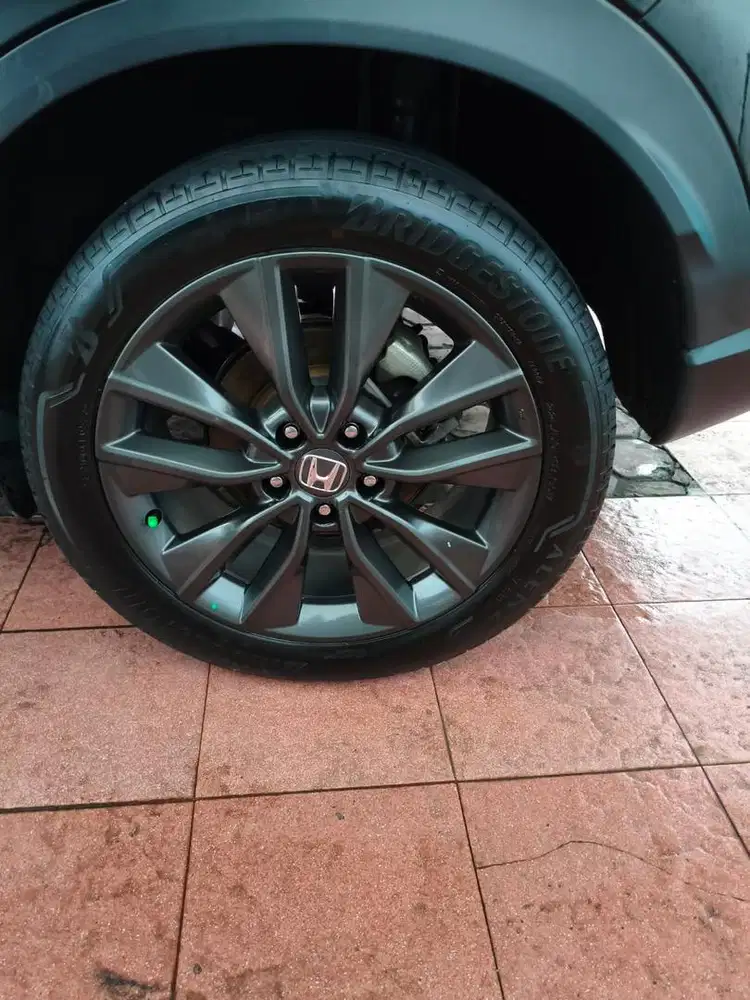 Ban Mobil Bridgestone Alenza 225/50 R18 Bekas pakai