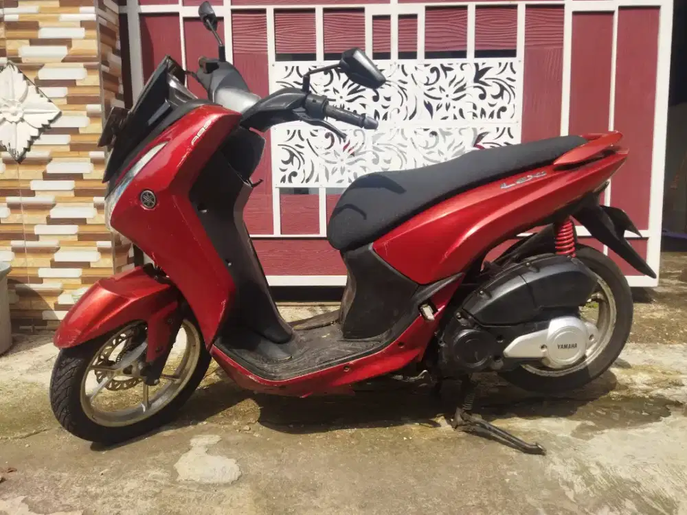 Lexi ABS 2018 rasa baru,baru turun mesin, bisa boncengan sm anak istri