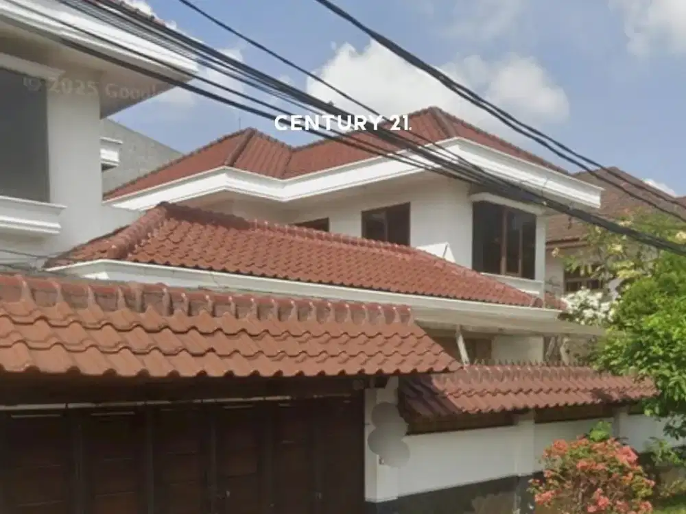 Dijual Rumah Luas Dan Asri Di Jakarta Timur EF 18312