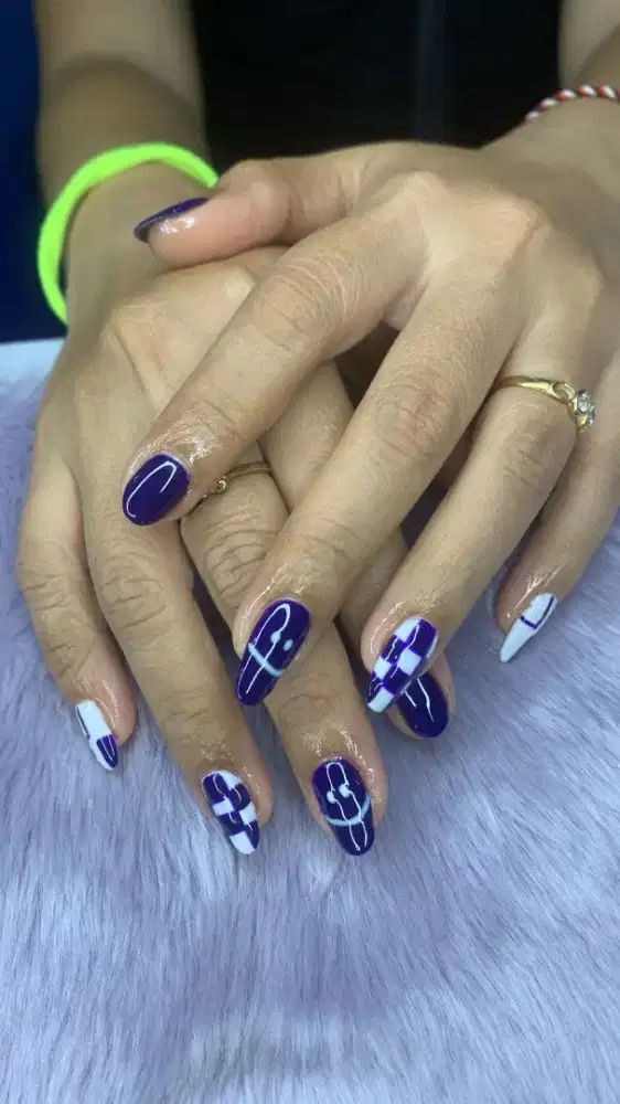 Dibutuhkan terapis nail art dn eyelase pengelaman