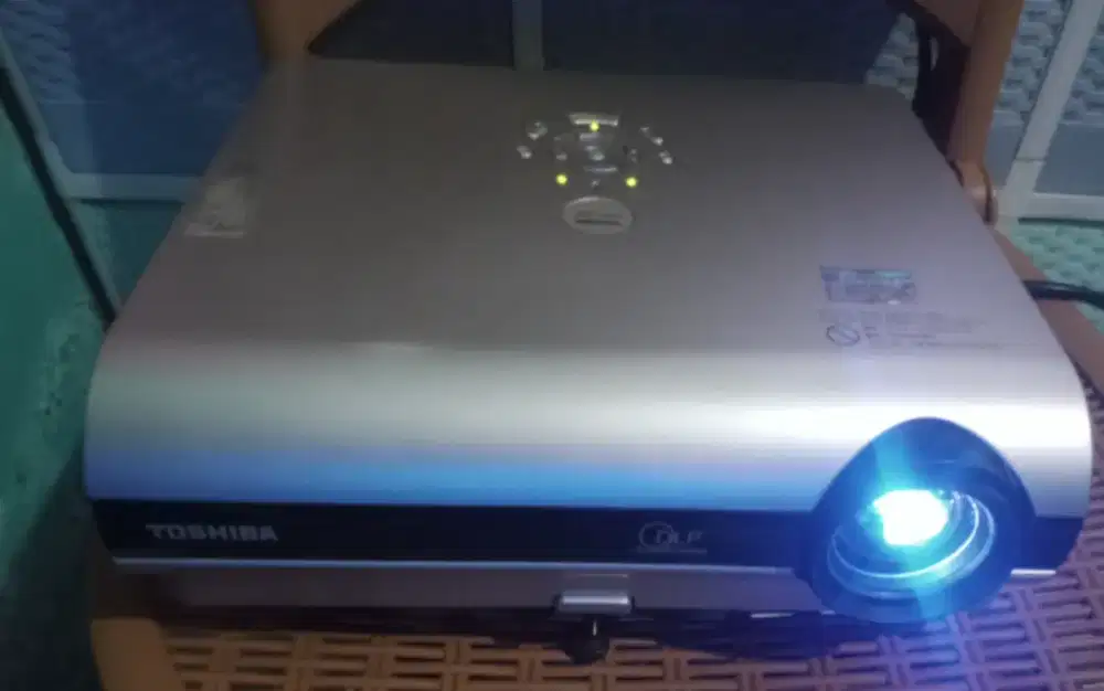 Proyektor Toshiba TDP-S21