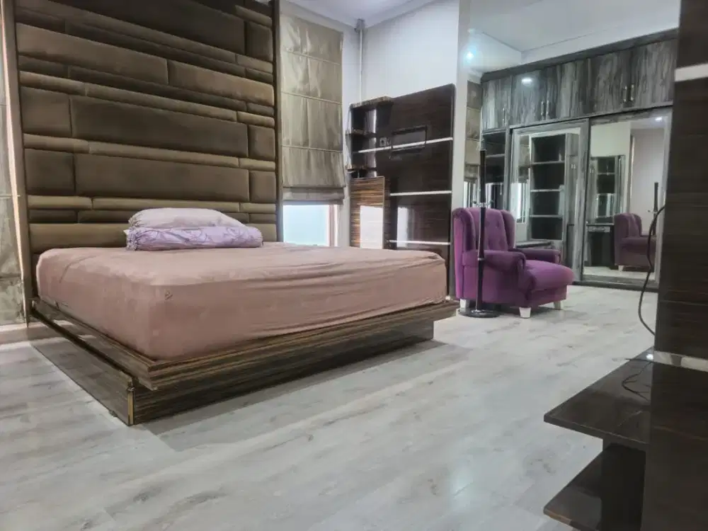 Disewakan Rumah Hook Mewah Alamanda Semi Furnished, Full AC, Sudah Renovasi, Siap Huni, Cakung, Jakarta Timur, 015