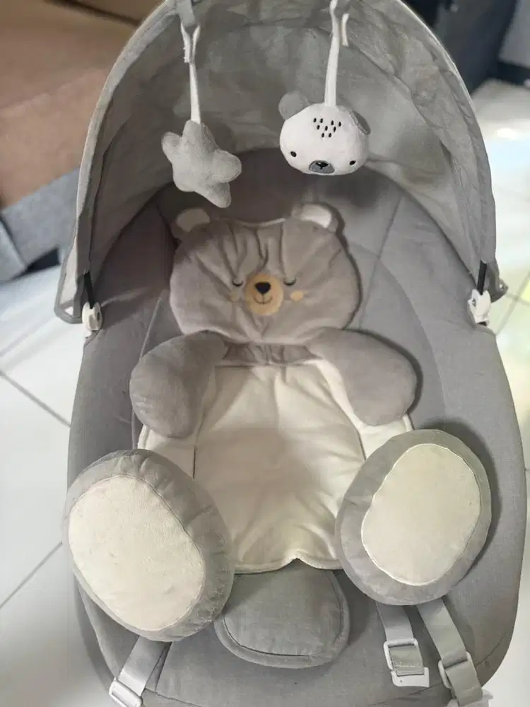 Preloved bouncer bayi ayunan bayi bekas