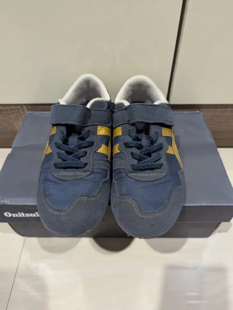 Sepatu onit slip on anak size 31.5