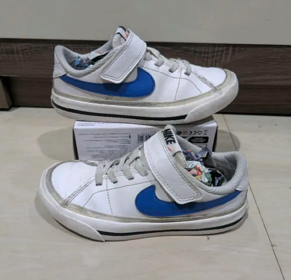 Sepatu Nike legacy size 28