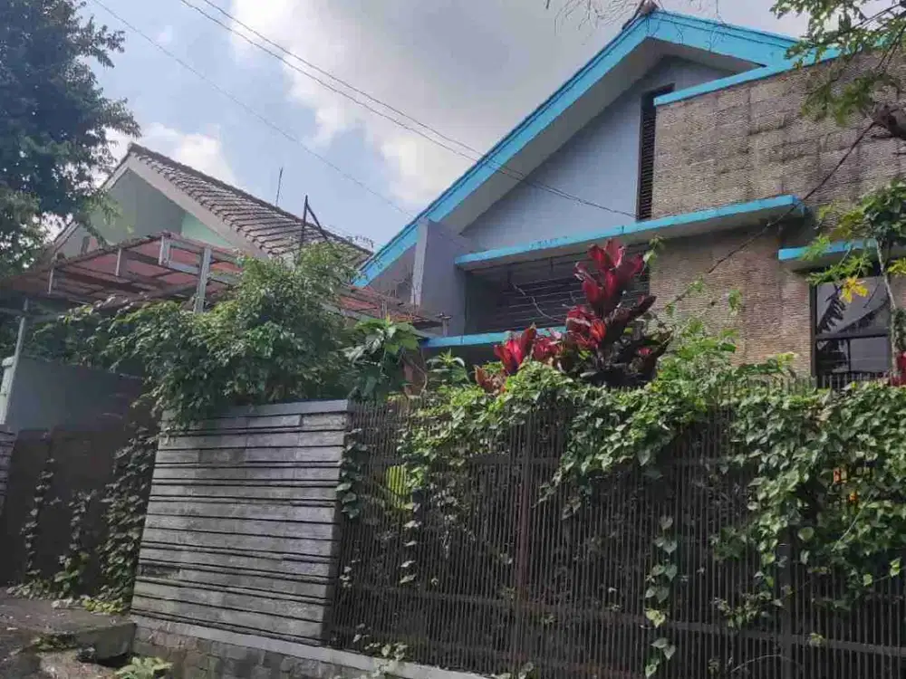 Rumah Besar di tengah Kota Bogor.