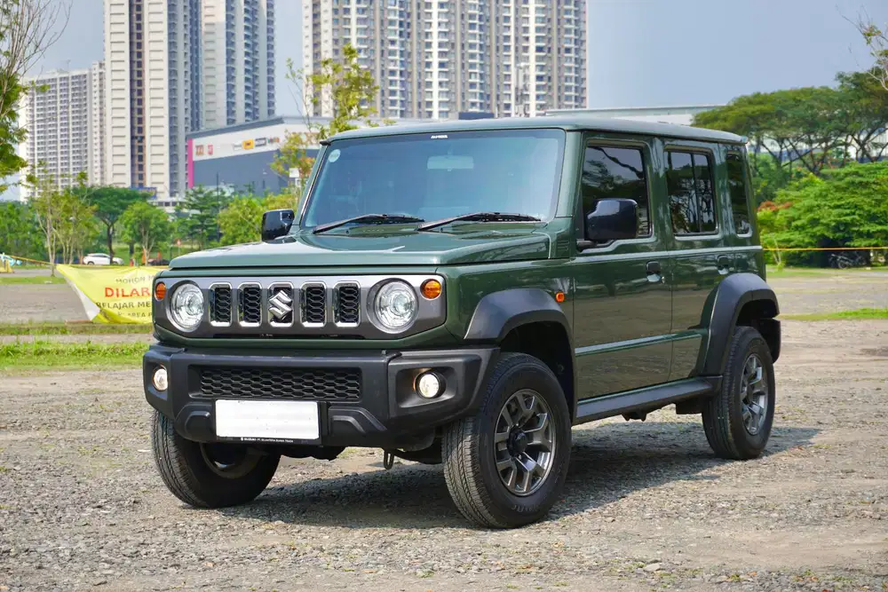Suzuki Jimny 5-Doors 
SUV 4X4 2023 / 2024