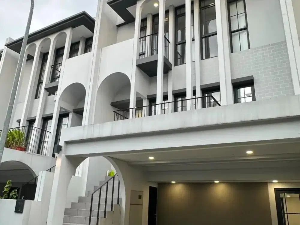 Rumah Desain Elegan 3 Lantai di Cluster Aether Greenwich BSD