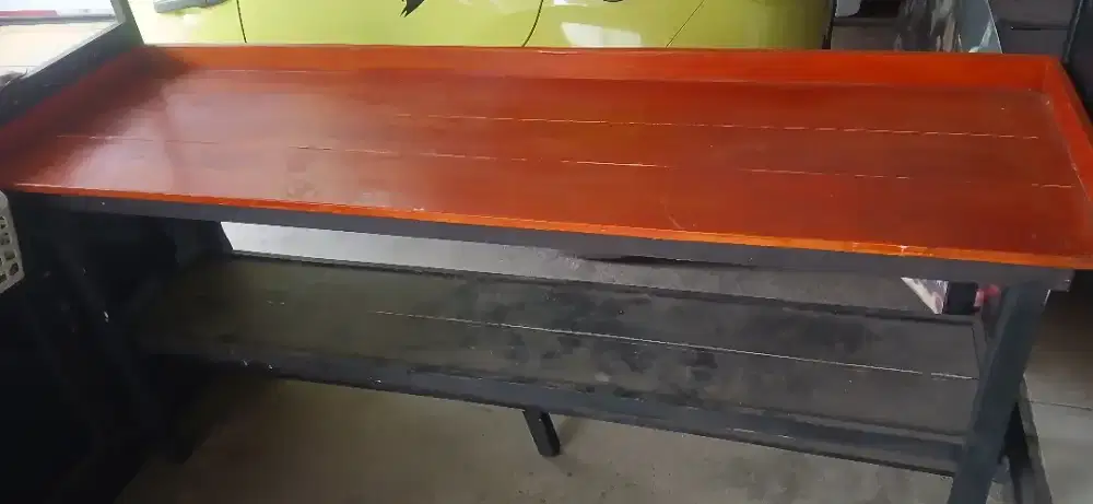 Meja display jualan dan meja kasir
