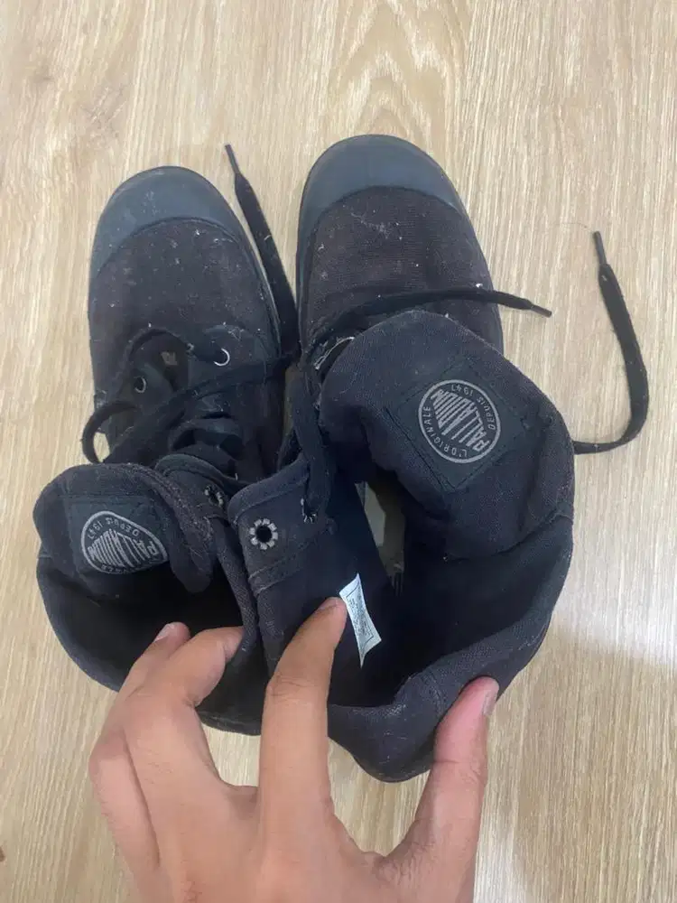 Boots Palladium Hitam
