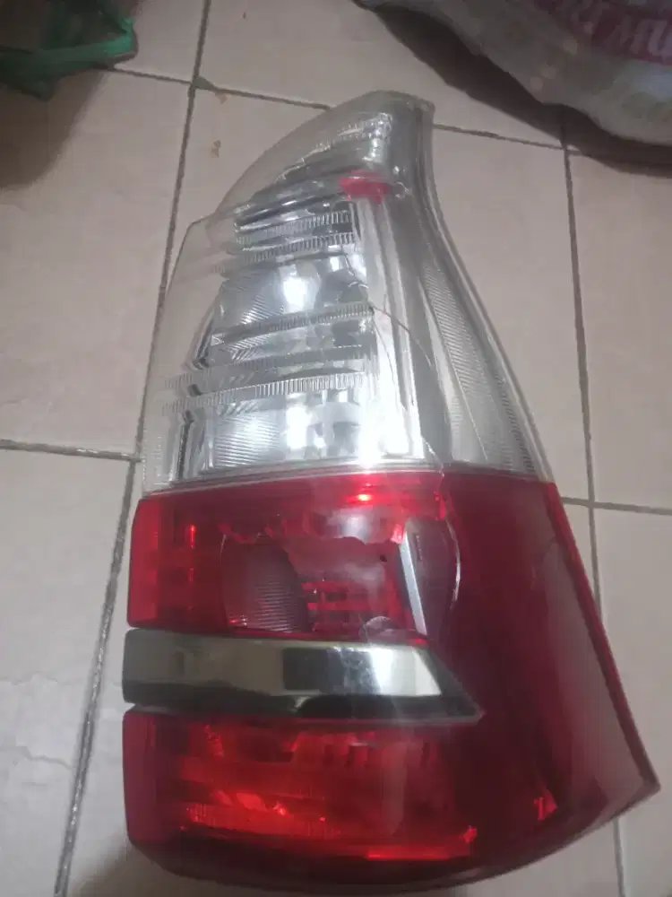 Stop lampu rem Avanza Xenia tahun 2013