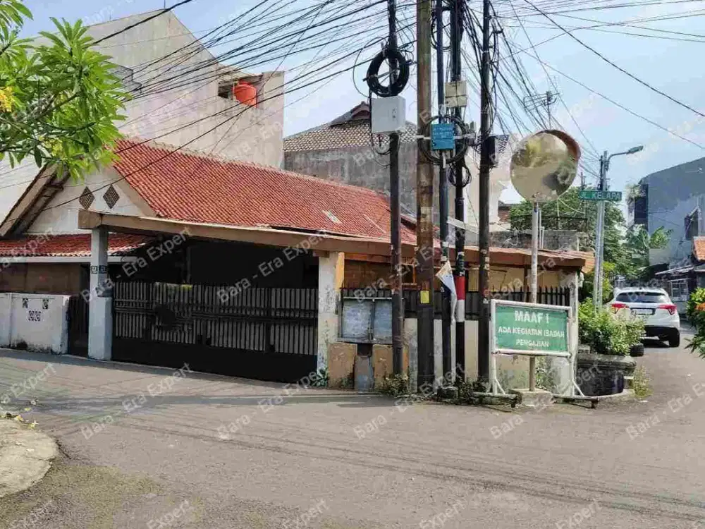 Jual rumah harga tanah di rawamangun. Posisi hoek jarang ada!!!