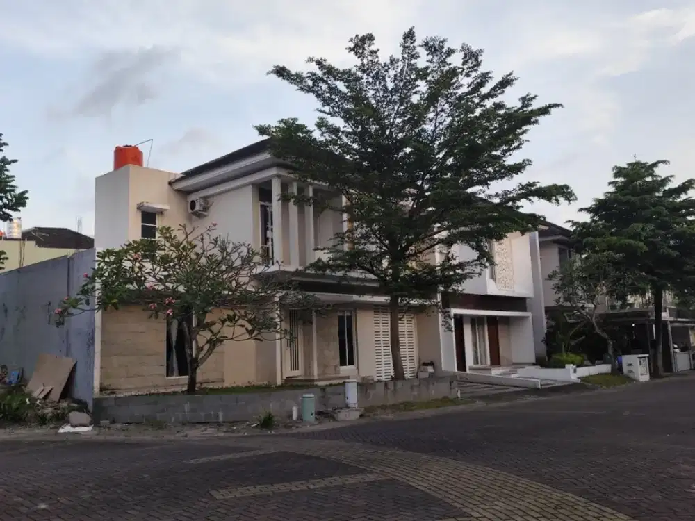 Rumah mewah di dalam perumahan elit greenhill jalan kaliurang km 9