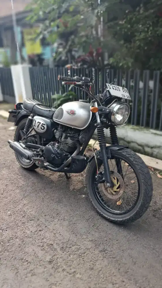 Kawasaki w175 2018