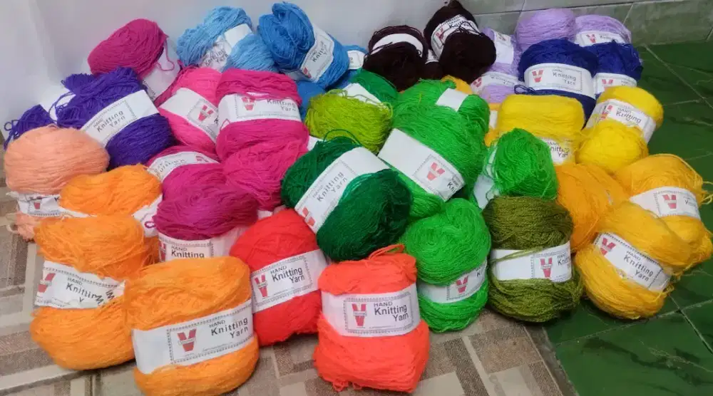 44 pcs BENANG WOLL (+/-) 35 gr WARNA WARNI