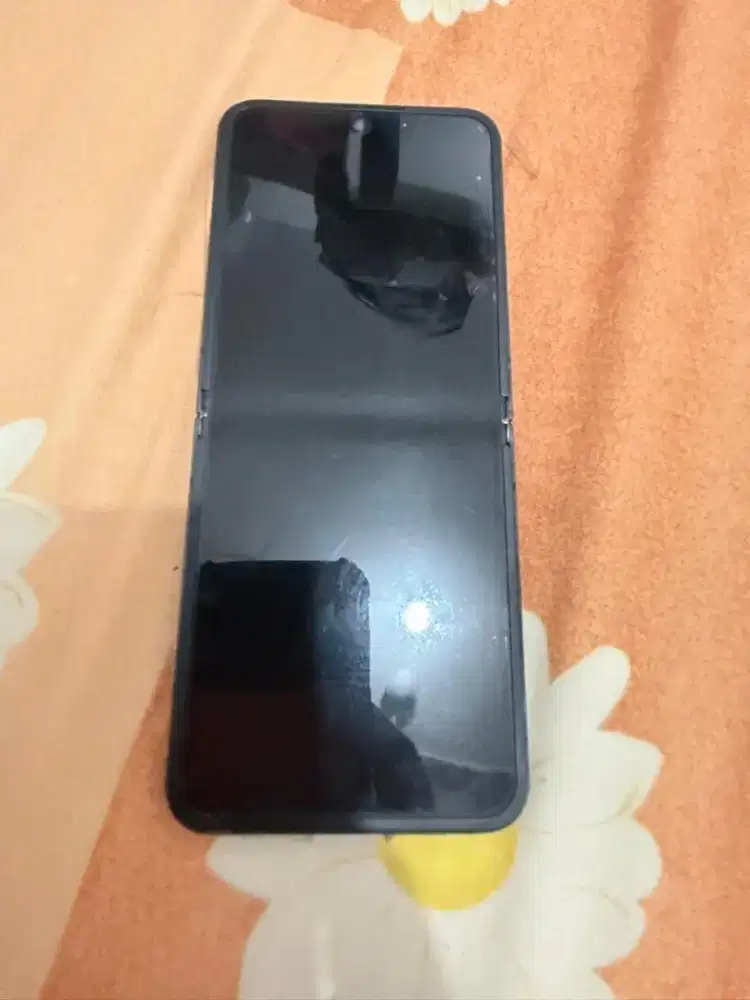 SAMSUNG Z flip 6 kondisi seperti baru