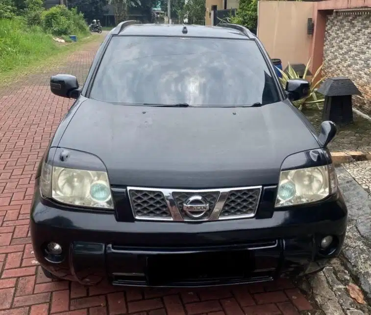 Nissan X-Trail Automatic Murah, Sporty dan stylist