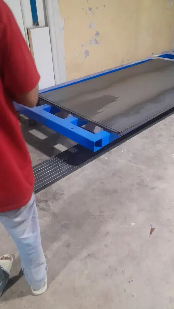 Dicari kuli serabutan toko besi