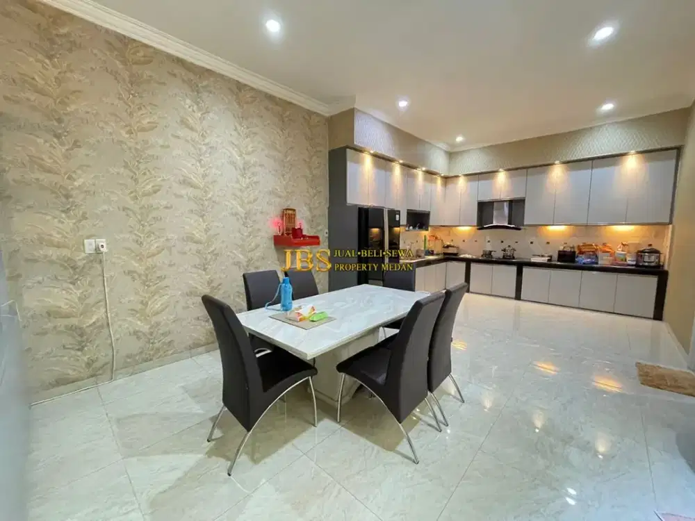 Jual Rumah 2,5 Tingkat di Komplek Cemara Hijau Jalan Metal - Medan
