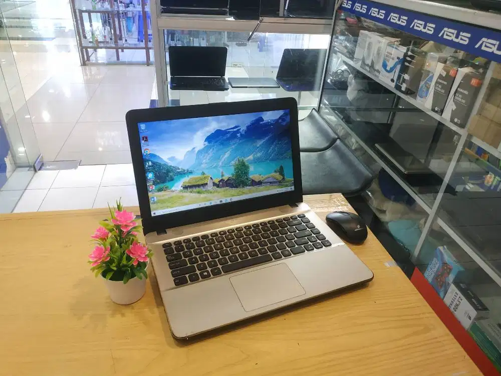 LAPTOP DIJUAL ASUS X441N CELERON RAM 2GB HDD 500GB