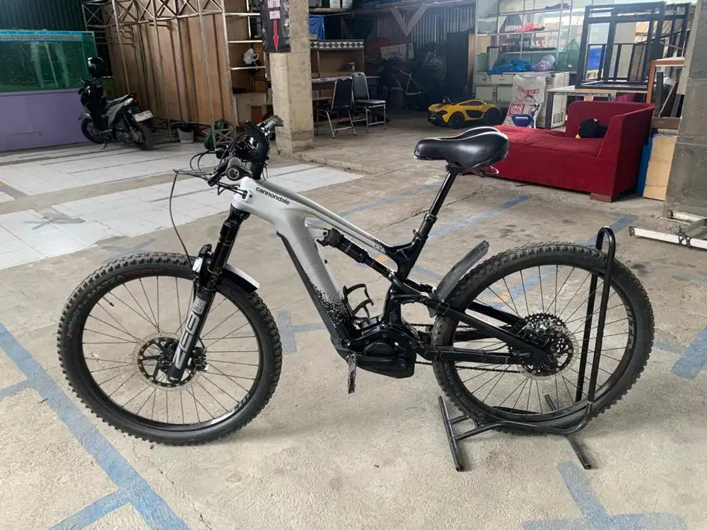 Cannondale Moterra Neo electric mountain bike