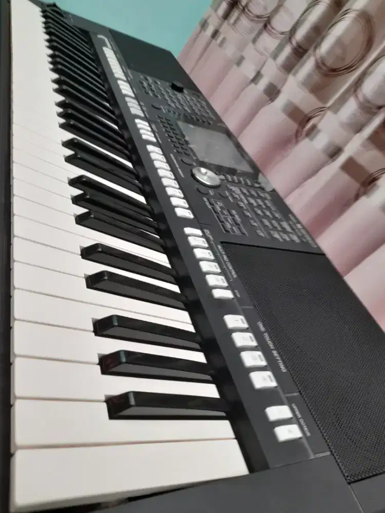 DIJUAL YAMAHA PSR S950 PIANO ARRANGER TERLENGKAP MEJA STAND BESI USB F