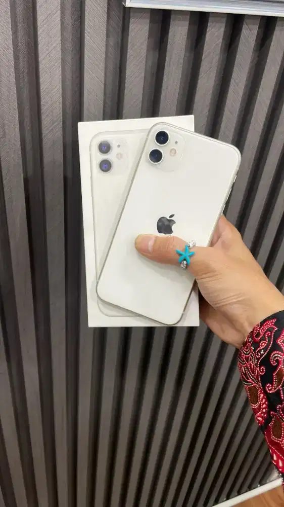 iPhone 11 64Gb iBox
