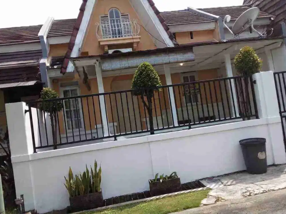 Di jual Rumah Siap Huni di Sentul city Bogor .