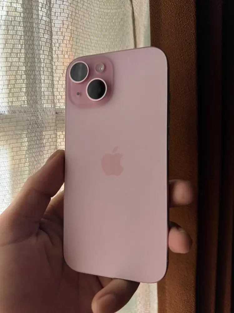 Iphone 15 128gb ibox garansi Okt2026