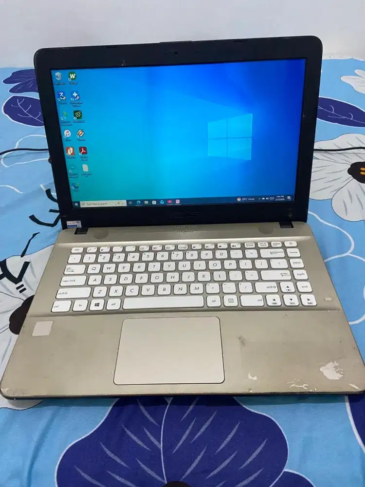 Laptop asus x441m