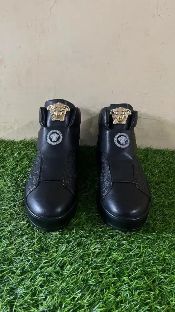 Sepatu pria Luxu...