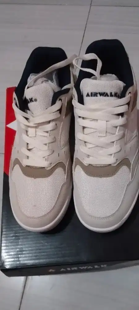 Sepatu Air Walk Baru