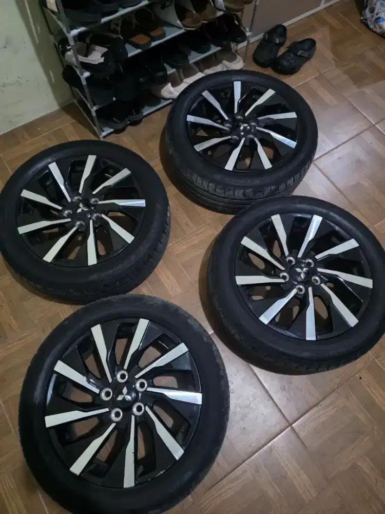 Velg R17 dan Ban 205/55 bawaan Original Mitsubishi Xpander 2025