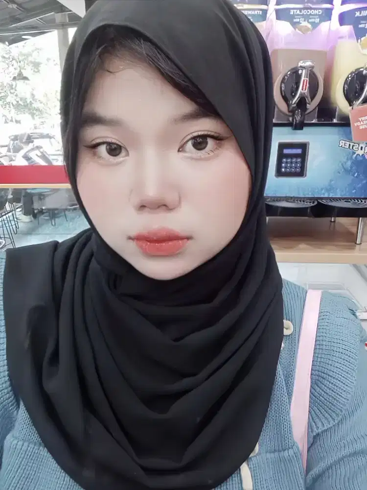 Mencari Pekerjaan Customer Service / Admin