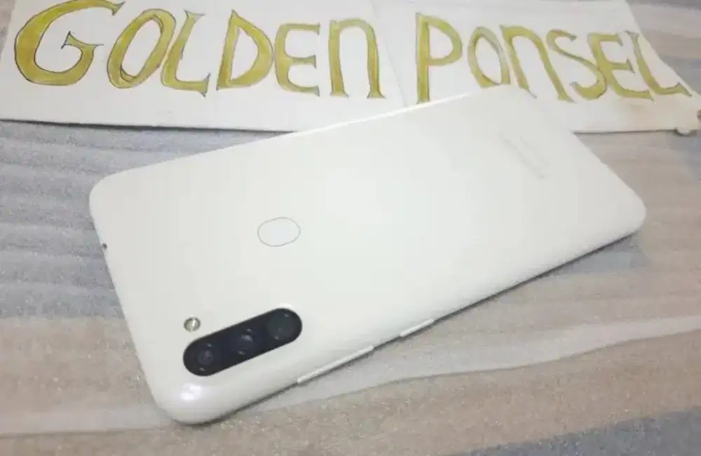 Galaxy A11 Ori.mulus.32Gb/Ram3Gb.Golden Ponsel