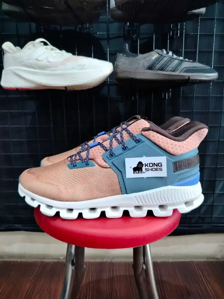 SEPATU ONCLOUD HI EDGE BLUSH STORM