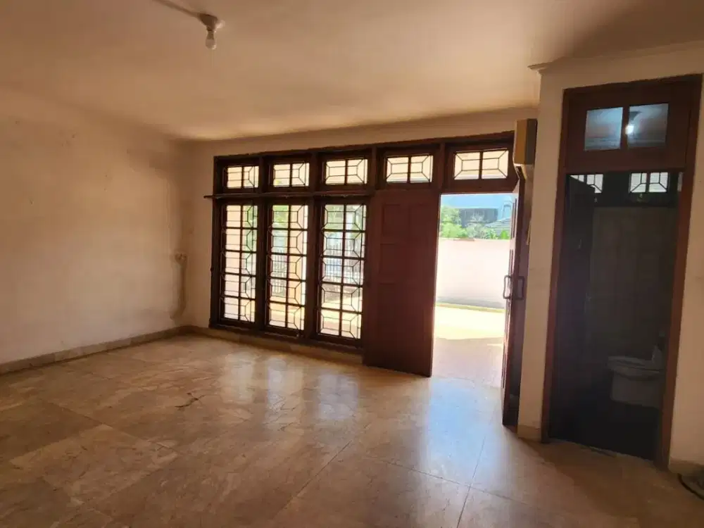 Dijual Rumah Hoek di Pulomas Jakarta Pusat