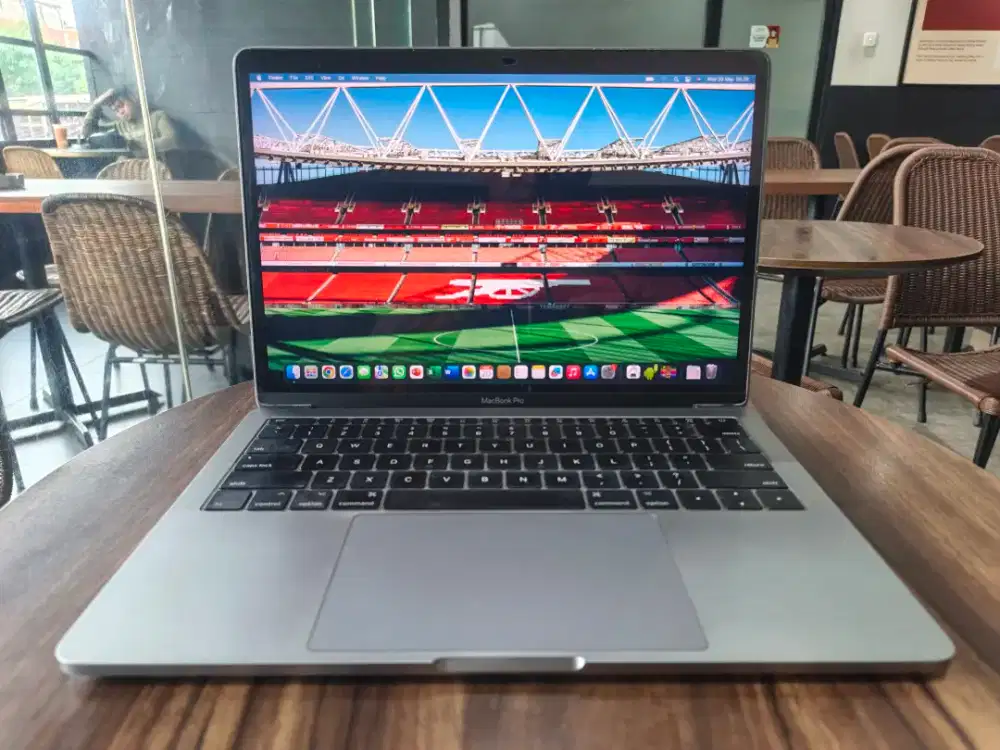 Macbook Pro 2017 retina core i5 8/128 13 inchi
