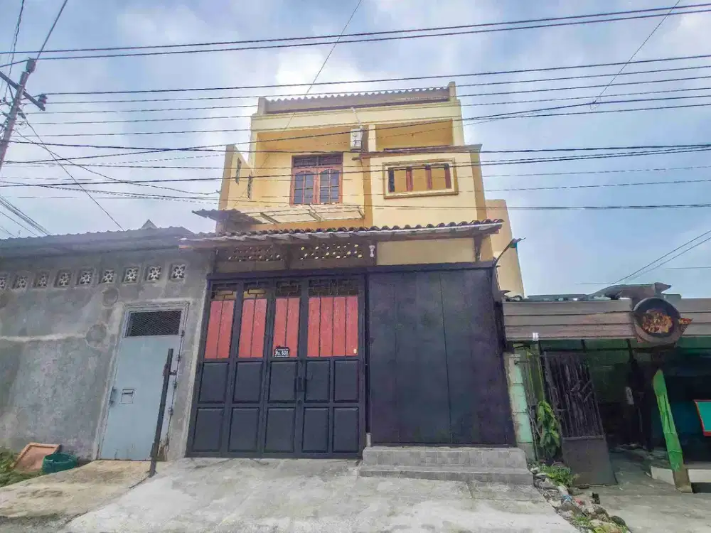 Rumah 2lantai di pasar kliwon solo lokasi strategis akses jalan lebar