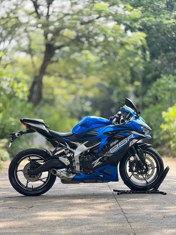 KAWASAKI ZX25R ABS QS 2021 BIRU KM 10K PAJAK HIDUP SIAP TOURING