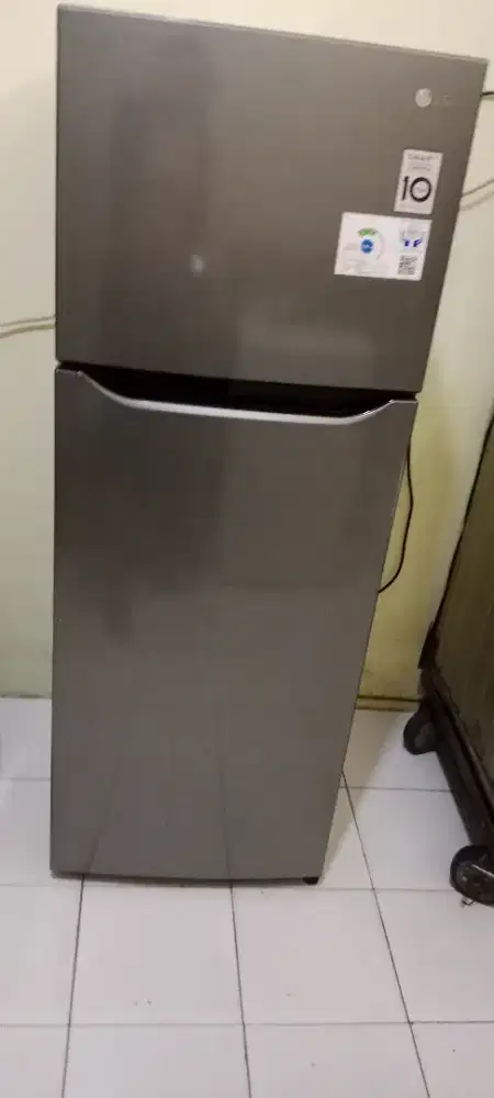 Kulkas lg 2 pintu no minus mulus bagus lokasi rawa buaya jakarta barat