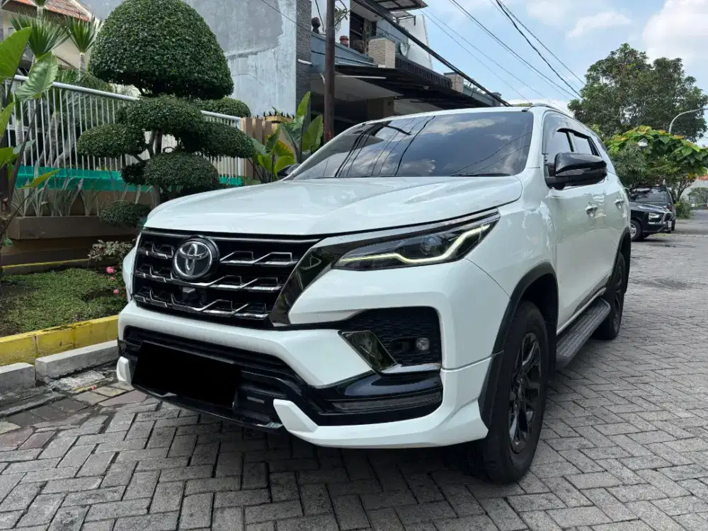 Toyota Fortuner 2.8 gr 2022 matic