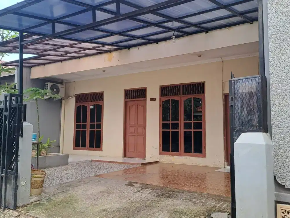 Rumah Luas 8 Menit ke Mandaya Royal Hospital Puri Hadap Utara J-45280