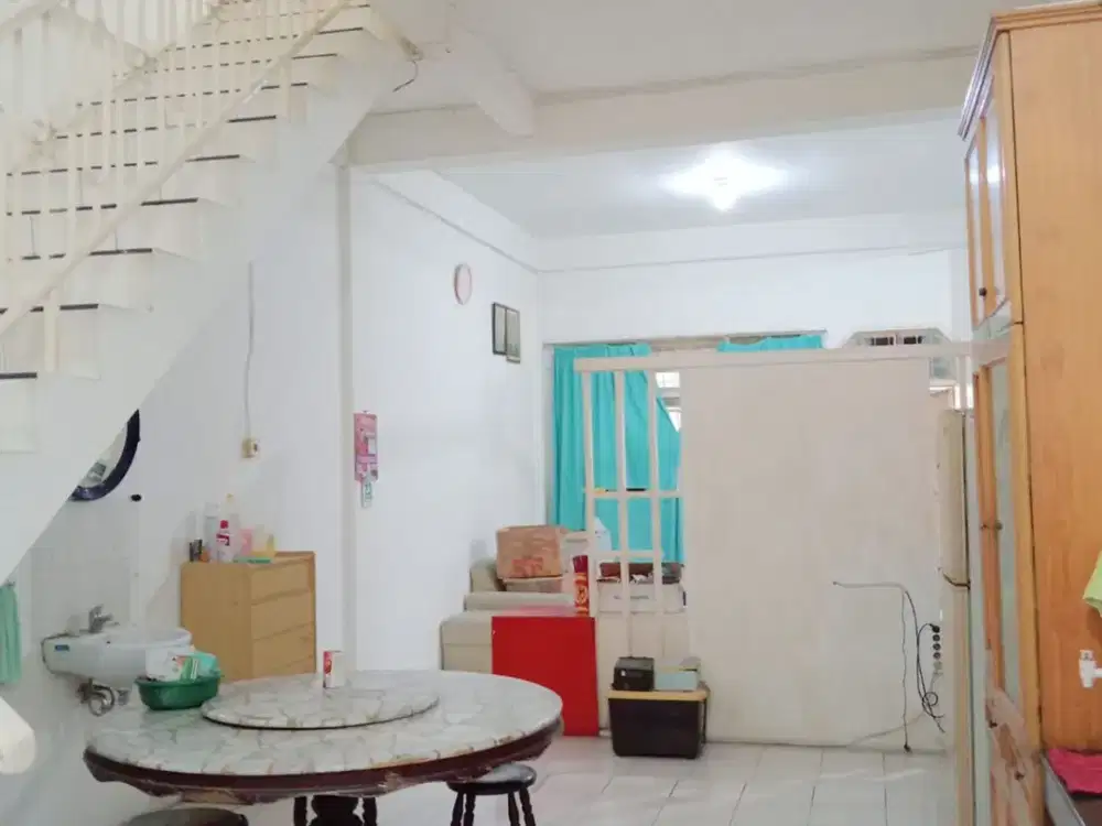 RUMAH STRATEGIS JLN MENJANGAN
