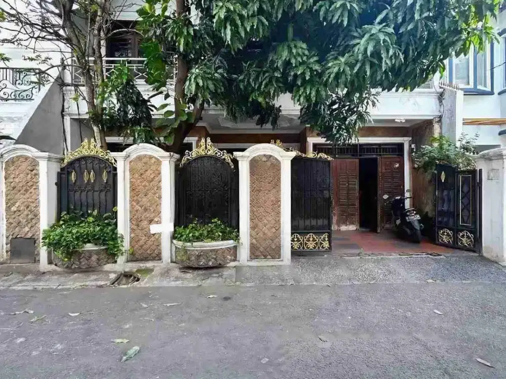 Rumah second di Tebet Timur Jakarta Selatan