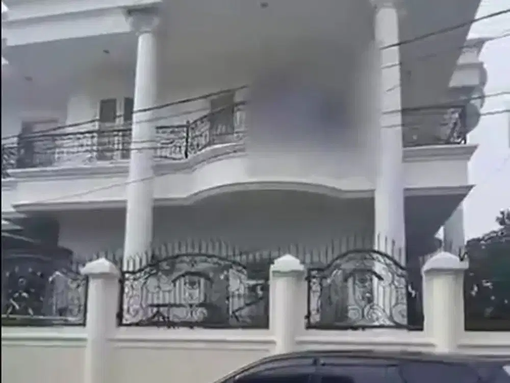 Dijual Murah Rumah Mewah Hook 2,5 Lantai Citra 2 JakBar Dekat Bandara