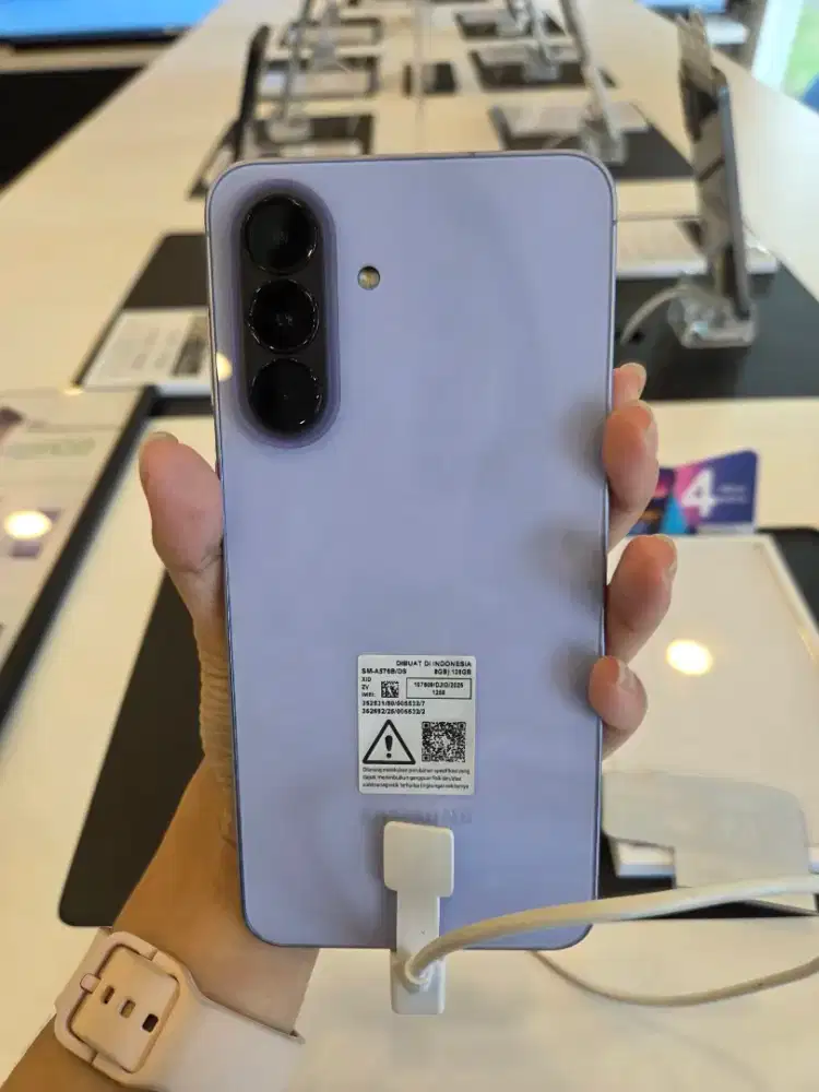 SAMSUNG GALAXY A57