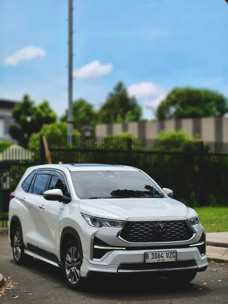 INNOVA ZENIX Q HYBRID MODELISTA 2.0 AT 2023 LOW KM SUPER ISTIMEWA !!