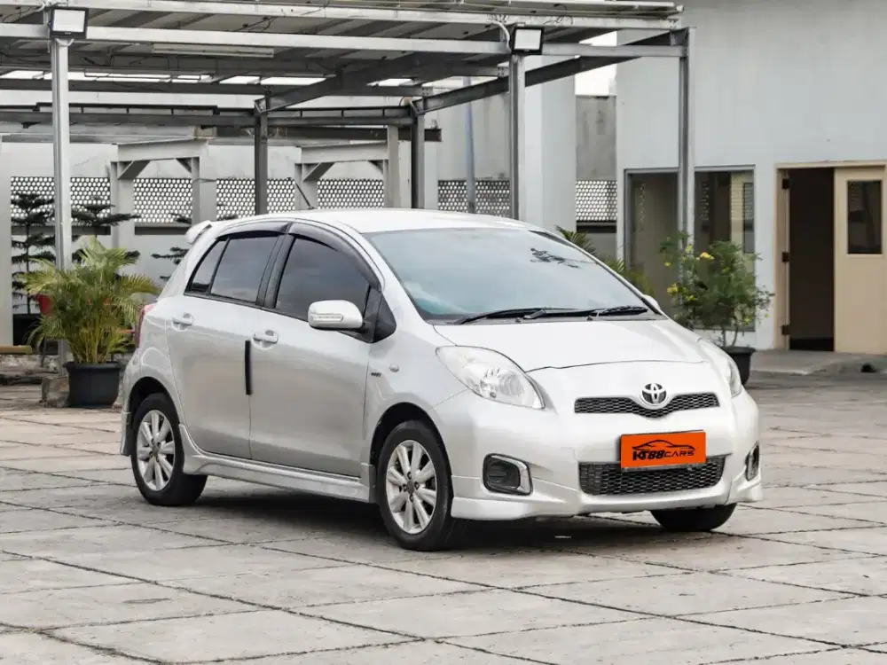 Toyota Yaris E AT 2012