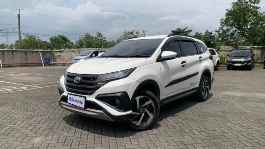 Pajak Panjang - Toyota Rush 1.5 TRD Sportivo Bensin-AT 2019
